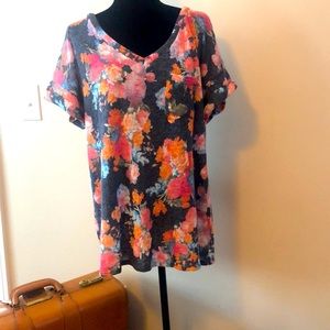 Women’s floral print top